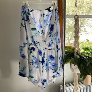 Forever 21 Long sleeve romper double lining Size S